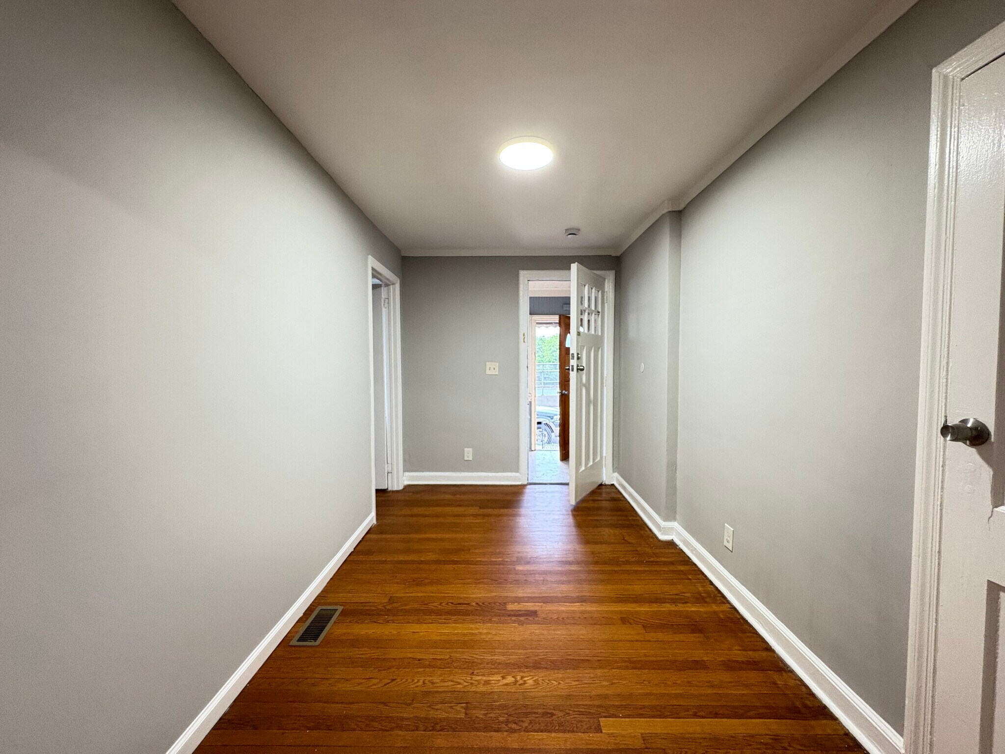 Building Photo - 410 Fabyan Pl