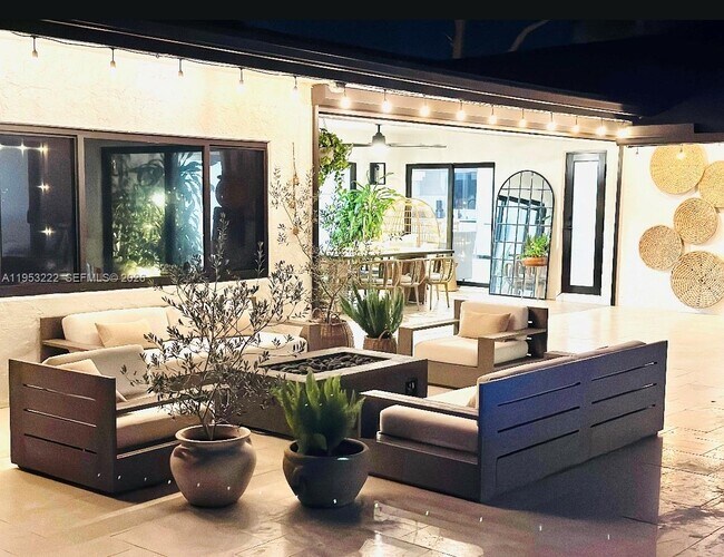 Building Photo - 2475 NW 25th St