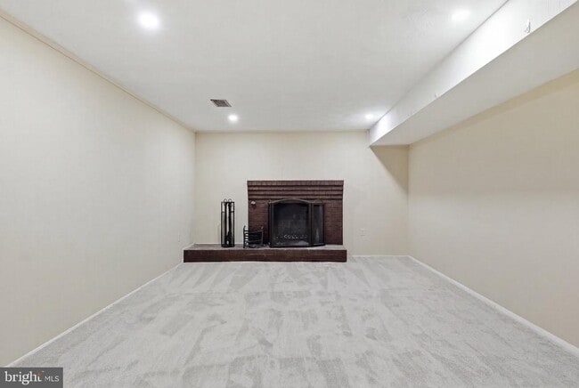 Building Photo - 9210 Maple Rock Dr
