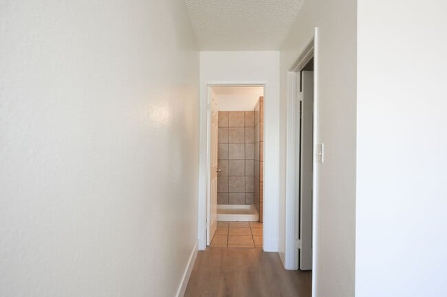 Building Photo - Updated 4 Bedroom / 2 Bathroom Home in Las Vegas