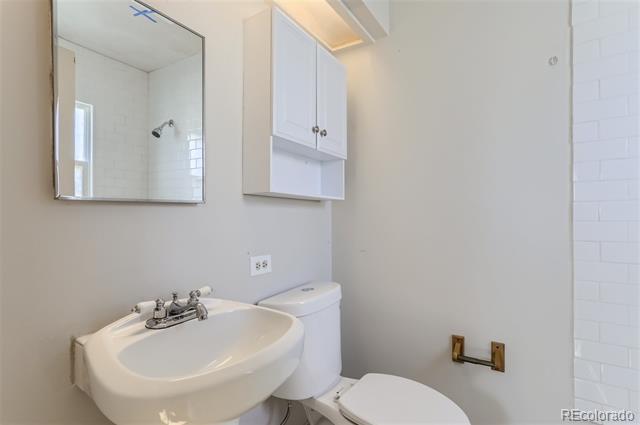 Building Photo - 5163 Beach Ct
