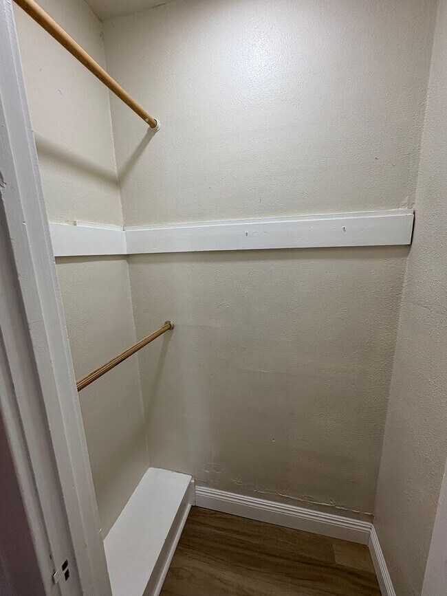 Building Photo - Beautiful 2 Story home Available coming soon!, pet friendly!