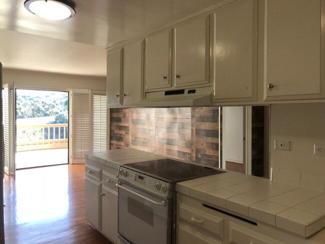 Building Photo - 23926 De Ville Way