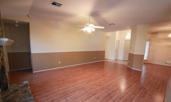 Living room 3 - 3312 Silk Oak Dr
