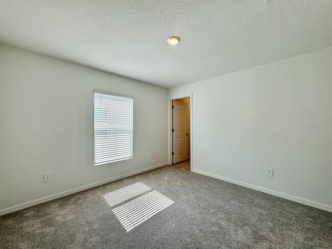 Building Photo - 10205 Alder Green Dr