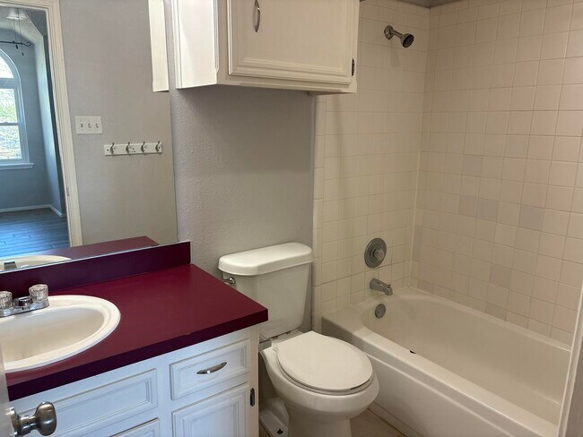 Building Photo - 3421 Hyden Ave