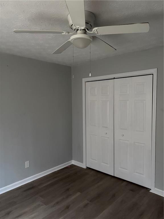 Building Photo - 1136 Summer Brook Rd