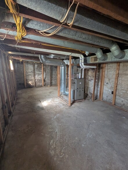 Building Photo - 76 Wadham St