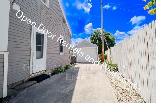 Building Photo - 1649 Rumsey Ave