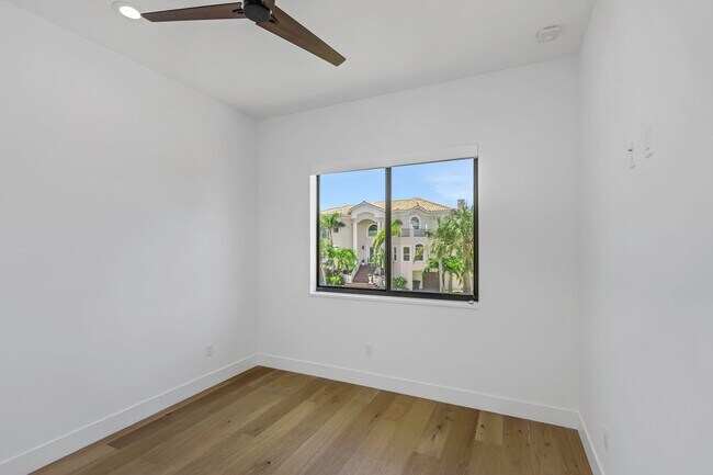 Building Photo - Stunning Custom Built Residence in the Exc...