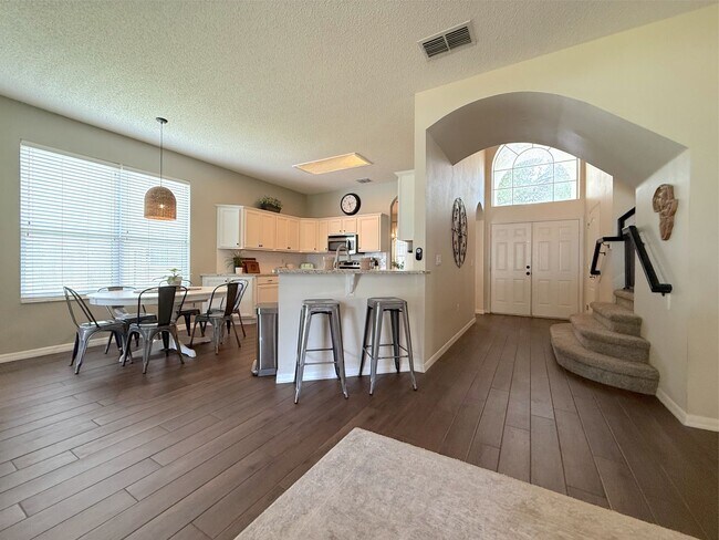 Building Photo - Spacious 5BR/3.5BA Home with Huge Backyard...