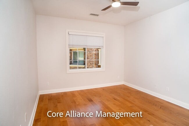 Building Photo - 11528 Verona Dr