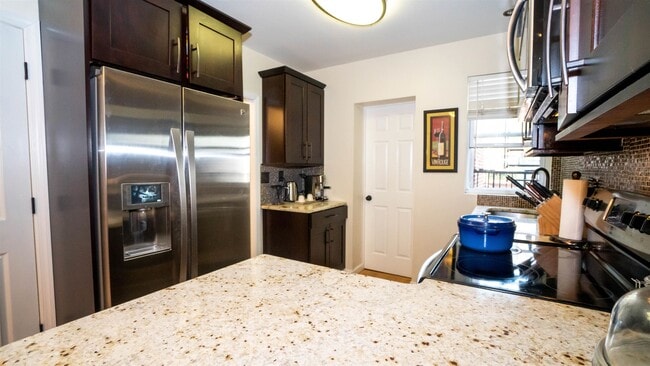 Building Photo - 134 Garden St