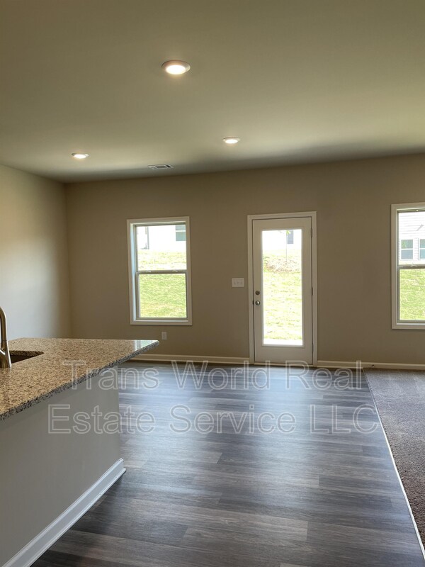 Building Photo - 114 Auburn Depot Dr