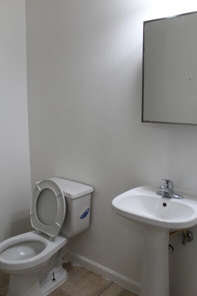 Building Photo - 6684 Zang Ct