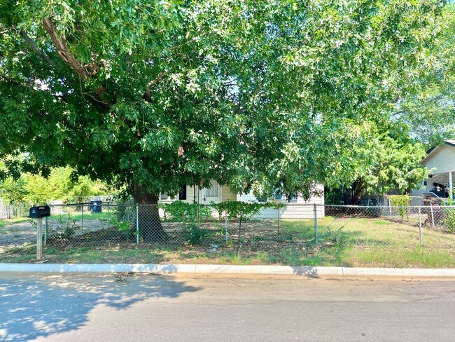 Building Photo - 1813 Wayne St