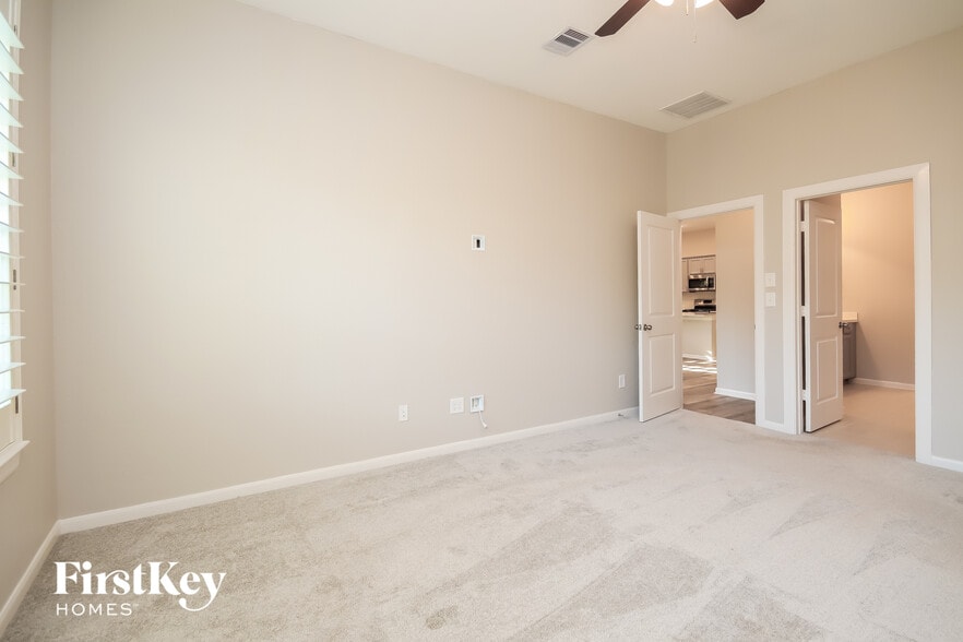 Building Photo - 142 Scarlet Maple Wy
