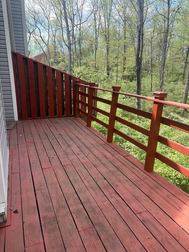 Building Photo - 2 bed 2.5 bath walk out finished basement