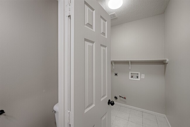 Building Photo - 10 Hancock St