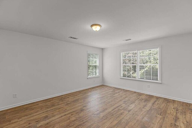 Building Photo - 3206 Montauk Hill Dr