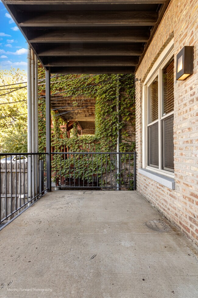 Building Photo - 4852 S Prairie Ave