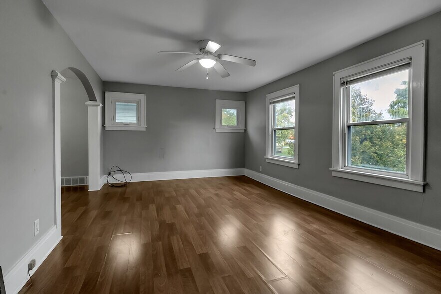 Building Photo - 272 Windermere Blvd