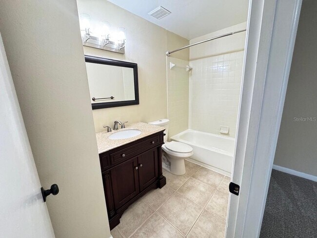 Building Photo - 10128 Lake Oak Cir