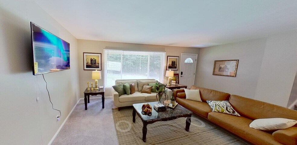 Building Photo - 2451 Glenrock Dr