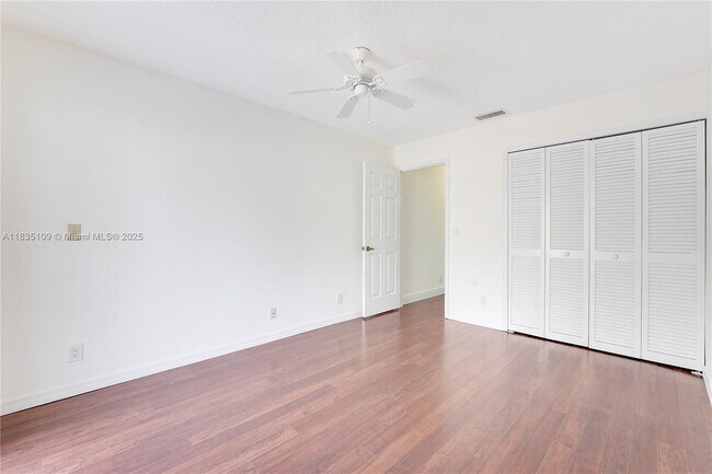 Building Photo - 244 Pleasant Wood Dr