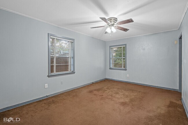 Building Photo - Home For Rent!