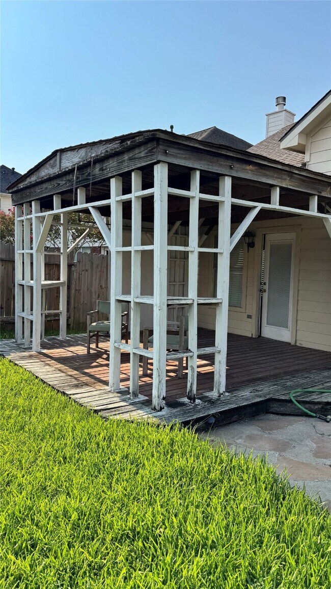 Building Photo - 16411 Redwicke Ln