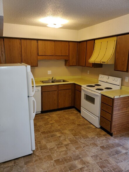 Building Photo - 2212 Piper Plz