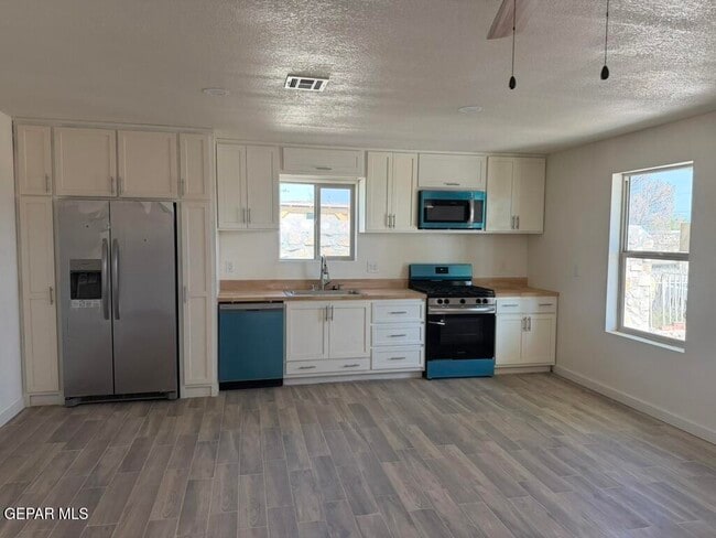 Building Photo - 309 Mora Dr