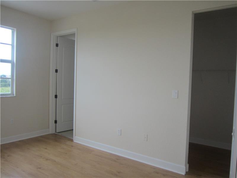 Building Photo - 419 SW 147th Ave