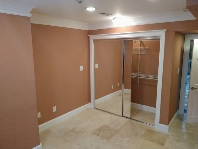 Building Photo - 5501 Brooklyn Ave NE