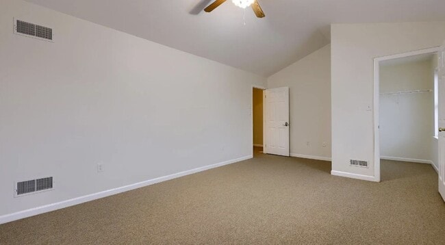 Building Photo - Updated Townhome available now!