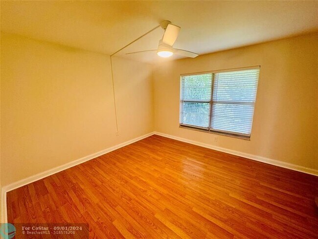 Building Photo - 805 W Oakland Park Blvd