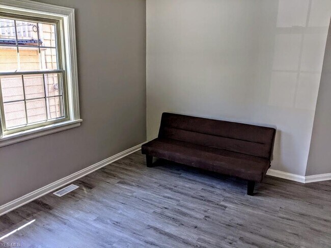 Building Photo - 3553 Ingleside Rd