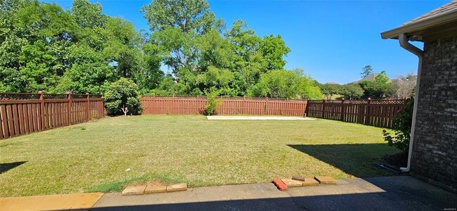 Building Photo - 5906 Amberwood Dr