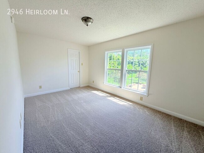 Building Photo - 2946 Heirloom Ln