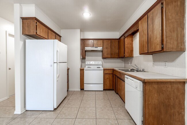 Building Photo - 6824-6826 Jackson Duplex