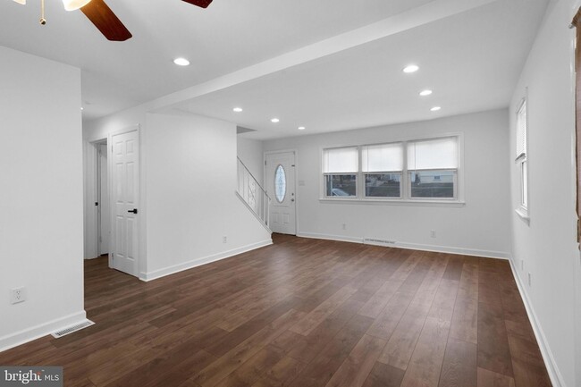 Building Photo - 950 Central Ave