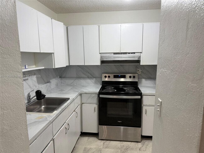 Building Photo - 7711 SW 56th St
