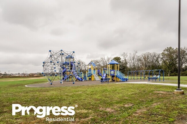 Building Photo - 207 Crest Dr