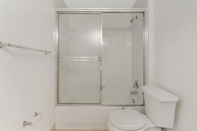 Building Photo - 2809 Amalei Dr