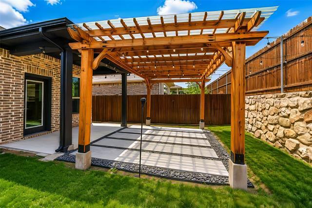 Building Photo - 8637 Spindletop Dr