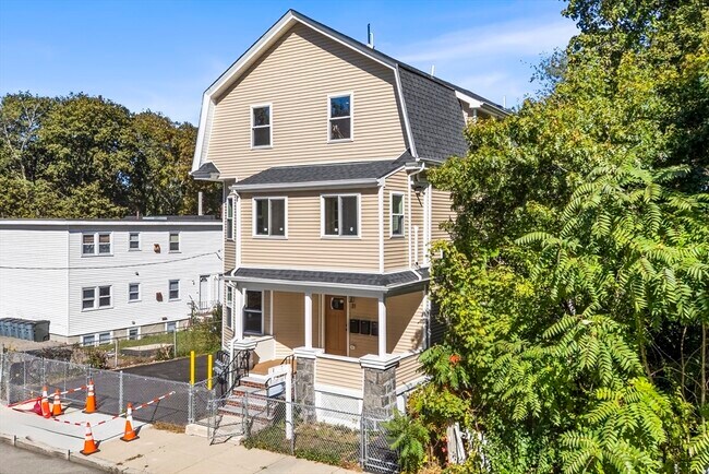 Building Photo - 31 Woodale Ave