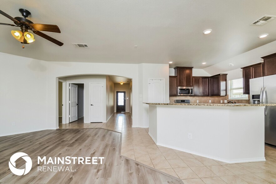 Building Photo - 2008 Lake Harvest Cir