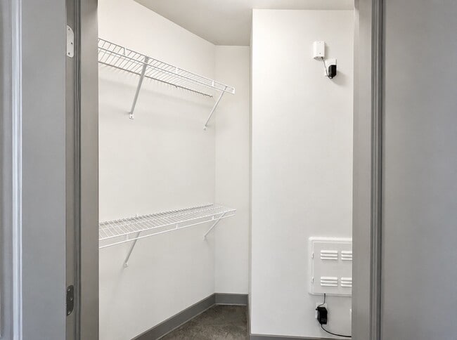 Building Photo - 1111 N Durham Dr