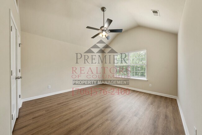 Building Photo - 306 Irish Ln